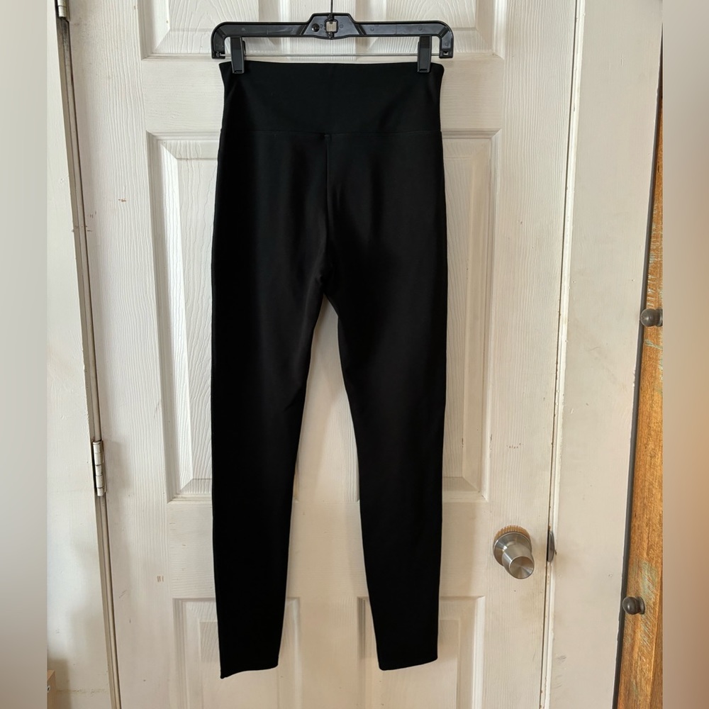 Assets Red Hot Label Spanx Black Leggings Size M